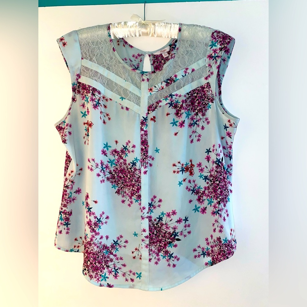 NWOT, light blue floral Candies blouse.